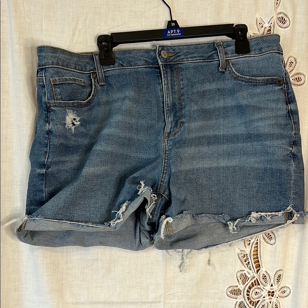 Sonoma Distressed Blue Jean Shorts Size 18